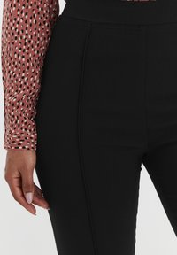 b.young BYDixi - Pantaloni - black