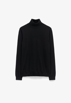 Czarny sweter z golfem o dopasowanym kroju, prążkowanym dekolcie i mankietach; gładka tekstura w jednolitym kolorze.