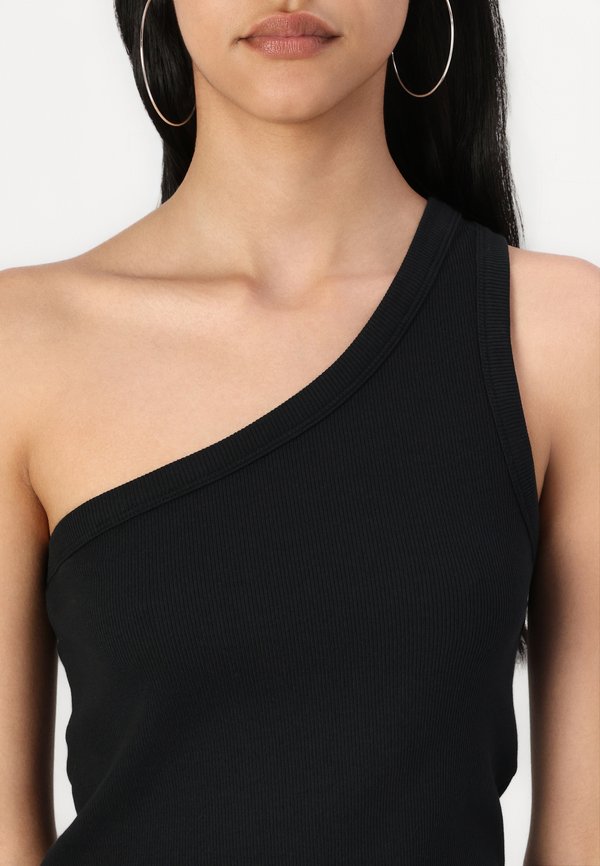 ASYMMETRICAL TANK - Top4