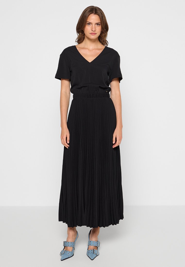 Armani Exchange Maxi-jurk zwart Armani Exchange Maxi-jurk zwart