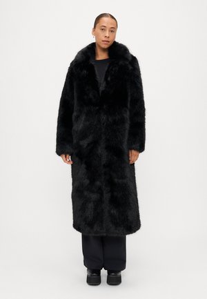 HUNTER COAT - Zimný kabát - black