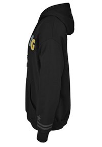 Svart hoodie med framficka, prydd med färgglad text på bröstet och randiga detaljer på ärmarna. Mjuk tygkvalitet, avslappnad design.