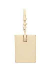 Rechthoekige beige leren tas met een plat ontwerp en een smalle verstelbare band. Voorzien van een zilverkleurige metalen gesp op het bevestigingspunt.