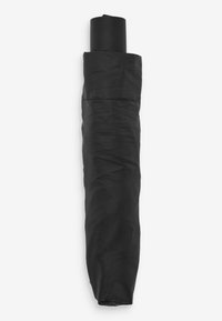 Parapluie noir et compact avec un revêtement en tissu texturé. Doté d'une poignée cylindrique noire et entièrement replié pour un rangement facile.