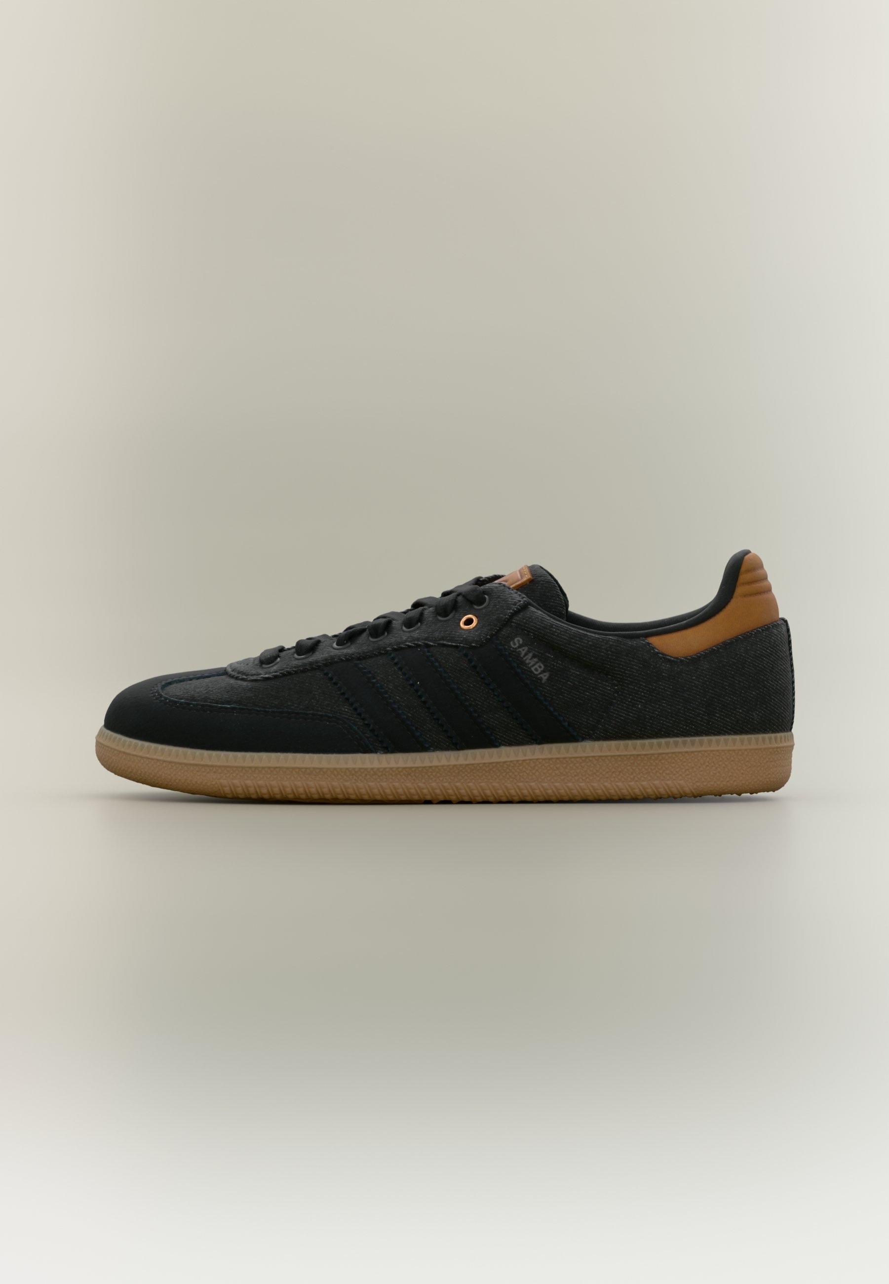 adidas gazelle silver green womens Big Kids adidas Originals Samba XLG Shoes Black main image 0