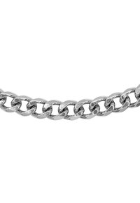Bracciale in metallo argentato con anelli ovali interconnessi, caratterizzato da una finitura lucida e una texture sottile, che mette in evidenza un design uniforme.
