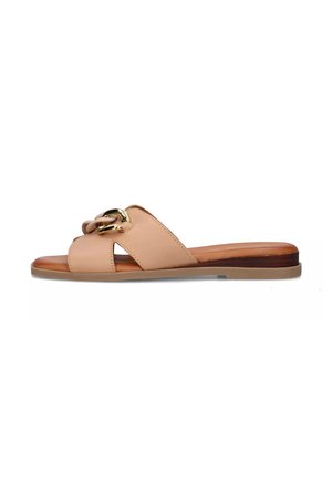 Sandal in pelle beige con design a taglio, accentuato da un nodo e dettagli in hardware dorato. Suola piatta con interno color tan.