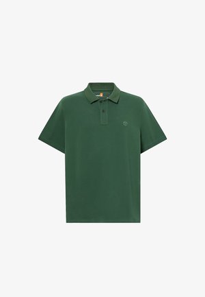 Tmavě zelené polo tričko s krátkými rukávy, dvěma knoflíky a malým vyšívaným logem na levé straně hrudi.