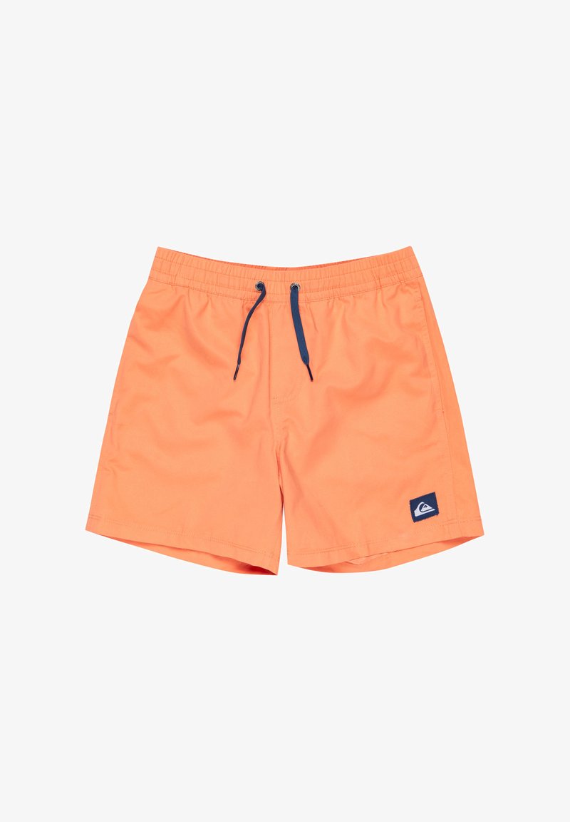 Oranžové plavky vyrobené z lehkého materiálu s elastickým pasem, modrou šňůrkou a námořnickou logem na boku.