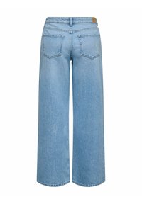 Lyseblå vide jeans med høyt liv, utstyrt med to baklommer og et rett snitt. Laget av denim med en lett struktur.