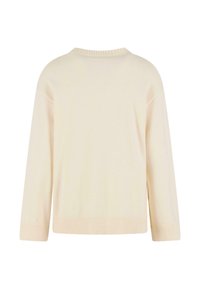 Maglione color crema con maniche lunghe, colletto e polsini a costine, texture morbida e vestibilità comoda. Senza decorazioni visibili.