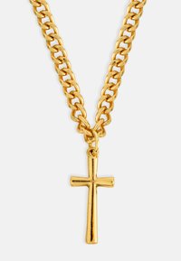 Colar de corrente de ouro com um design de elos grossos e entrelaçados, incluindo um pêndulo de cruz polido, ambos com um acabamento brilhante.