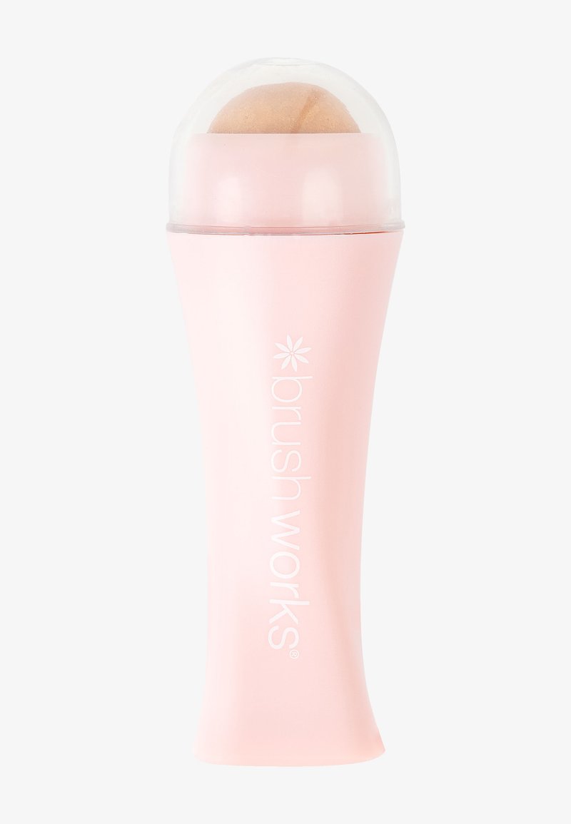 Brushworks - BRUSHWORKS OIL ABSORBING ROLLER - Skincare Tool - pink, Forstørre
