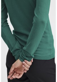 ICHI IHMAFA - Strickpullover - cadmium green