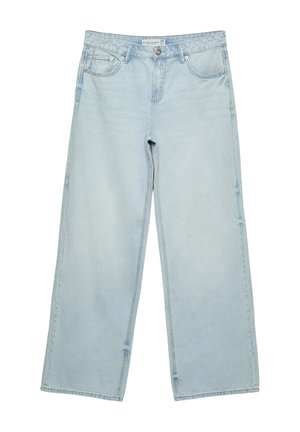 Vaaleansiniset leveälahkeiset farkut, joissa on etutaskut, vyölenkit ja nappisuljenta, asetettuna tasaisesti valkoiselle taustalle.