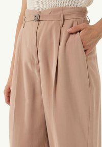 comma LARGE - Stoffhose - braun