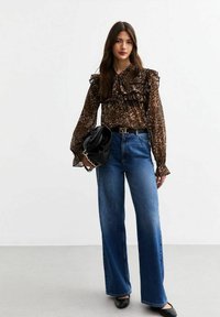 New Look LEOPARD PRINT RUFFLE BIB - Blusa - brown pattern