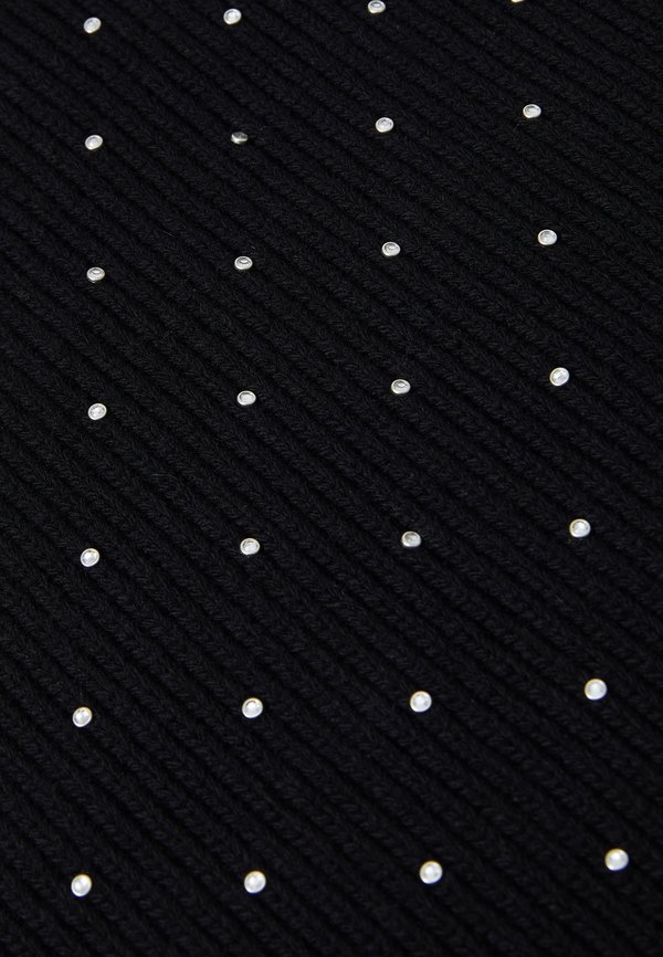 SCARF STUDS AND CRYSTALS EMBROIDERY - Scarf2