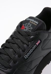 Reebok Classic Sneakers - black
