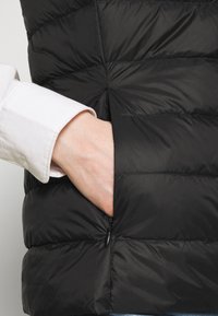 Marks & Spencer Vesta - black