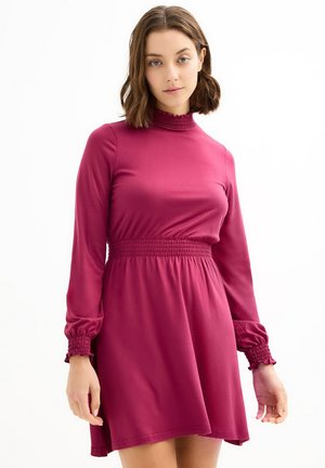 MANGA LARGA VUELO  - Vestido ligero - morado