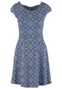 Robe bleue à manches courtes avec taille cintrée et jupe évasée, présentant un motif florale géométrique complexe blanc et bleu foncé.