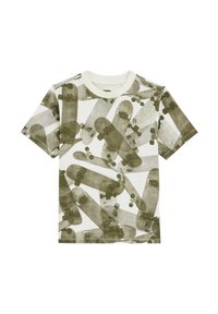 Camiseta de algodón con base crema y estampado de patineta en verde oliva. Presenta cuello redondo y mangas cortas. Textura suave.