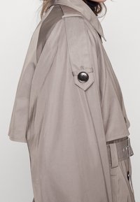 Gestuz Trenčkot - beige
