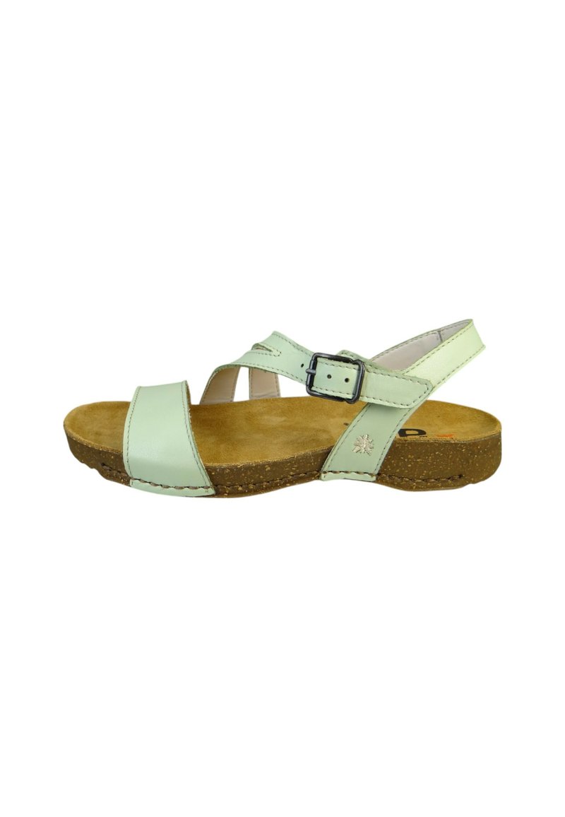 Sandal de cuero verde claro con tira ajustable, suela de corcho y plantilla acolchada. Cuenta con dos tiras frontales anchas y una hebilla lateral.