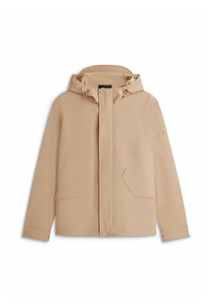 Beige Kapuzen-Regenjacke mit Druckknöpfen vorne, zwei Klappentaschen und langen Ärmeln vor weißem Hintergrund.