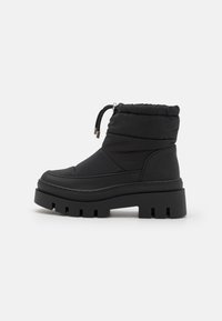 Platform bokacsizmák - black