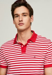 Tommy Hilfiger REGULAR - Polo - primary red white