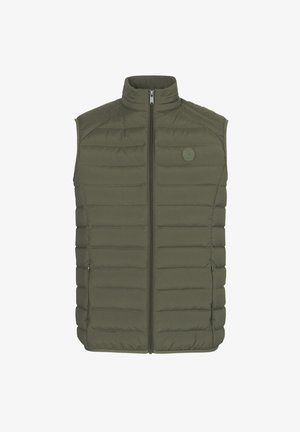 Chaleco sin mangas verde oliva con patrón de acolchado horizontal, cuello alto, cremallera frontal y un parche con el logo en el lado izquierdo del pecho.