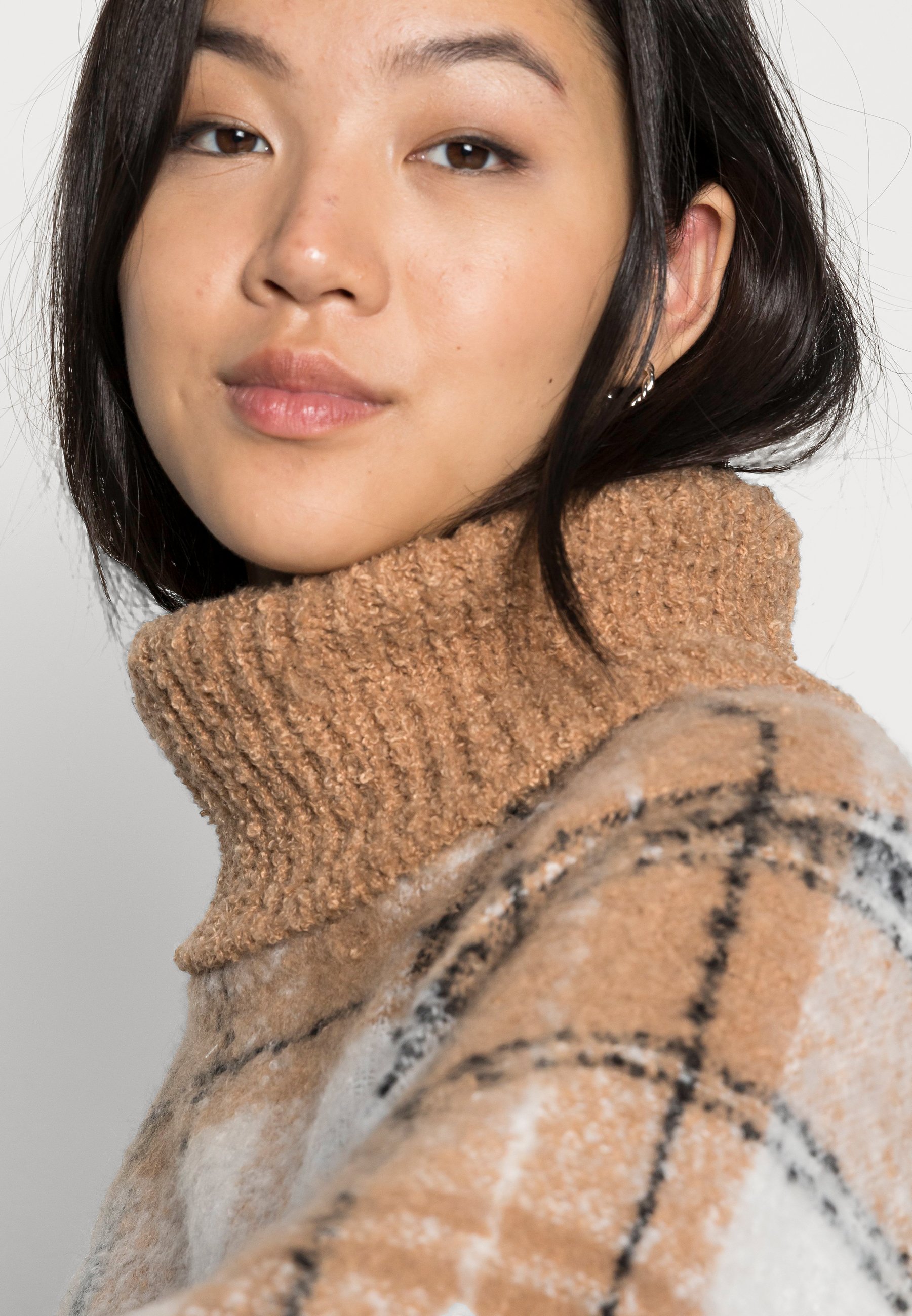 Women VISANELA PONCHO - Cape Women VISANELA PONCHO - Cape