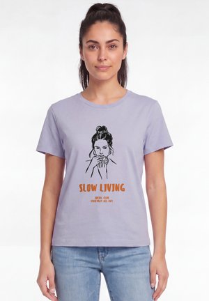 watapparel, SLOW LIVING - Print T-shirt - lavender