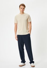 Koton - T-shirt z nadrukiem