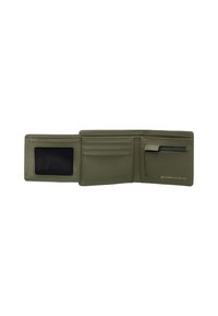 Cartera de color verde oliva hecha de cuero, que cuenta con un compartimento transparente para identificación, múltiples ranuras para tarjetas y un bolsillo con cremallera para monedas en el interior. Textura suave.