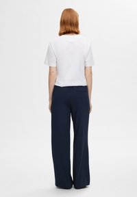 Selected Femme SLFTINNI RELAXED WIDE PANT - Bukse - dark sapphire