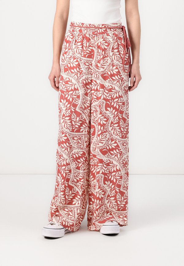 VMBALI WIDE PANTS - Trousers