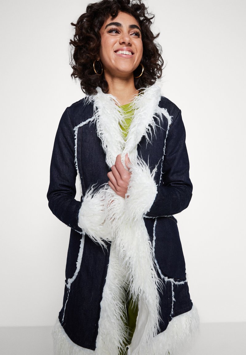 Sixty AFGHAN COAT Abrigo de invierno - blue/blue - Zalando.es