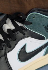 Jordan AIR JORDAN 1 MID SE - High-top trainers - white/black/light dew/oxidized green/sail/muslin