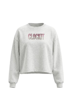 Lysegrå sweatshirt med lange ærmer og ribstrikkede manchetter, med ordet "CLOCKIT" i pink og beige bogstaver hen over brystet.