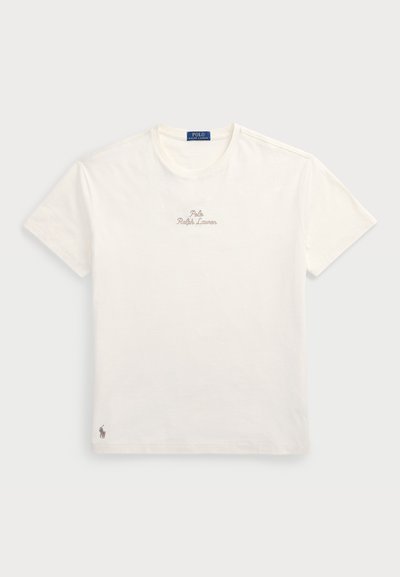 Biała bawełniana koszulka z krótkim rękawem, z małym haftowanym logo w kolorze brązowym na piersi oraz metką z logo na szyi.