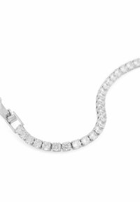 Silverarmband med kvadratiska kristaller, jämnt fördelade, med en slät yta och ett säkert spänne.