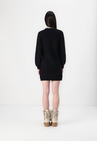 Thumbnail Image 4
