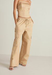 Next WIDE LEG - Cargobukser - camel natural