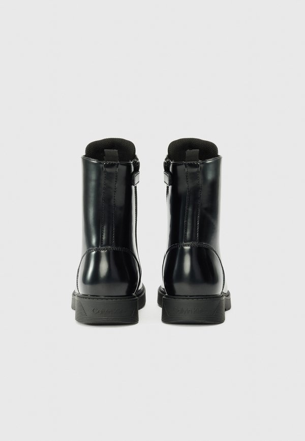 JASON – Schnürstiefelette