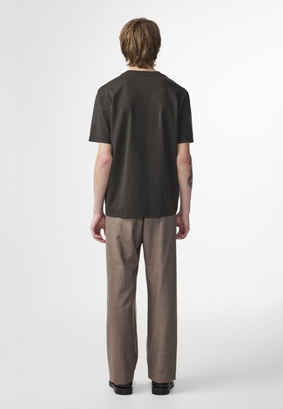 NN.07 ADAM  - T-shirt - bas - dark army