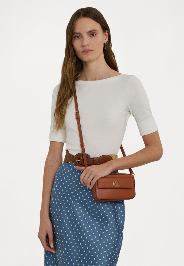 LEATHER SMALL MARCY CONVERTIBLE POUCH - Cross body bag - tan