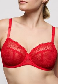 Niet geselecteerd, true red